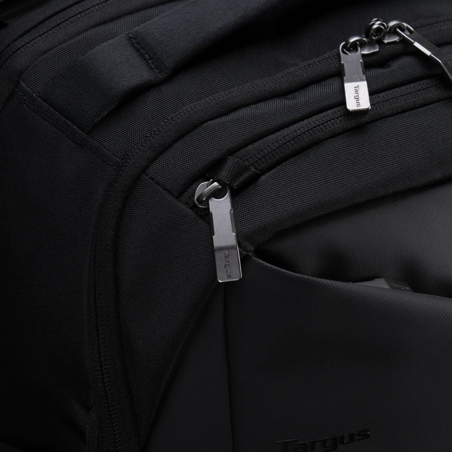 Mochila Targus Pro-tek Tech 16" — foto 13